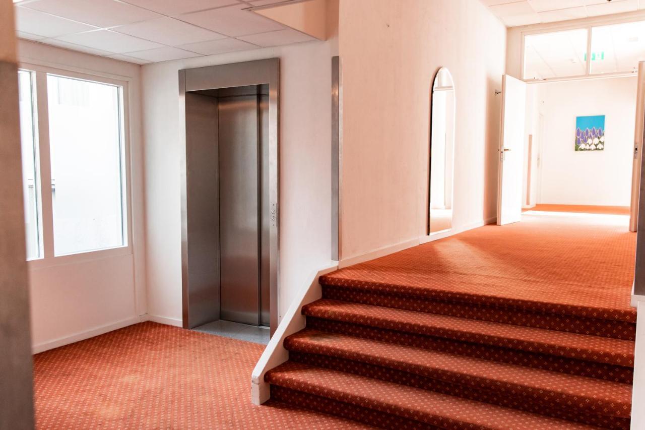 Ambassador City Centre Hotel Haarlem Bagian luar foto